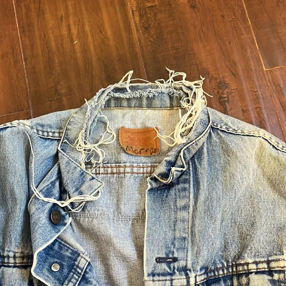 Vintage Levi’s distressed denim music icon U2 print size Large Jean jacket - Picture 3 of 6